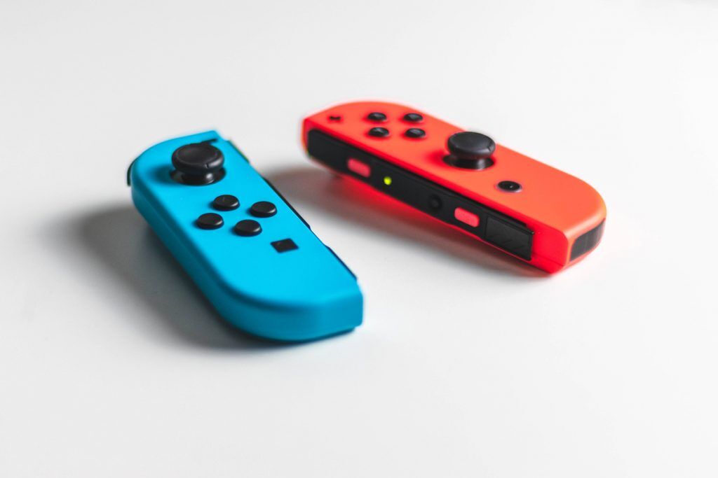 iOS 16 Adds Support for Nintendo Switch Pro Controller and Joy-Con