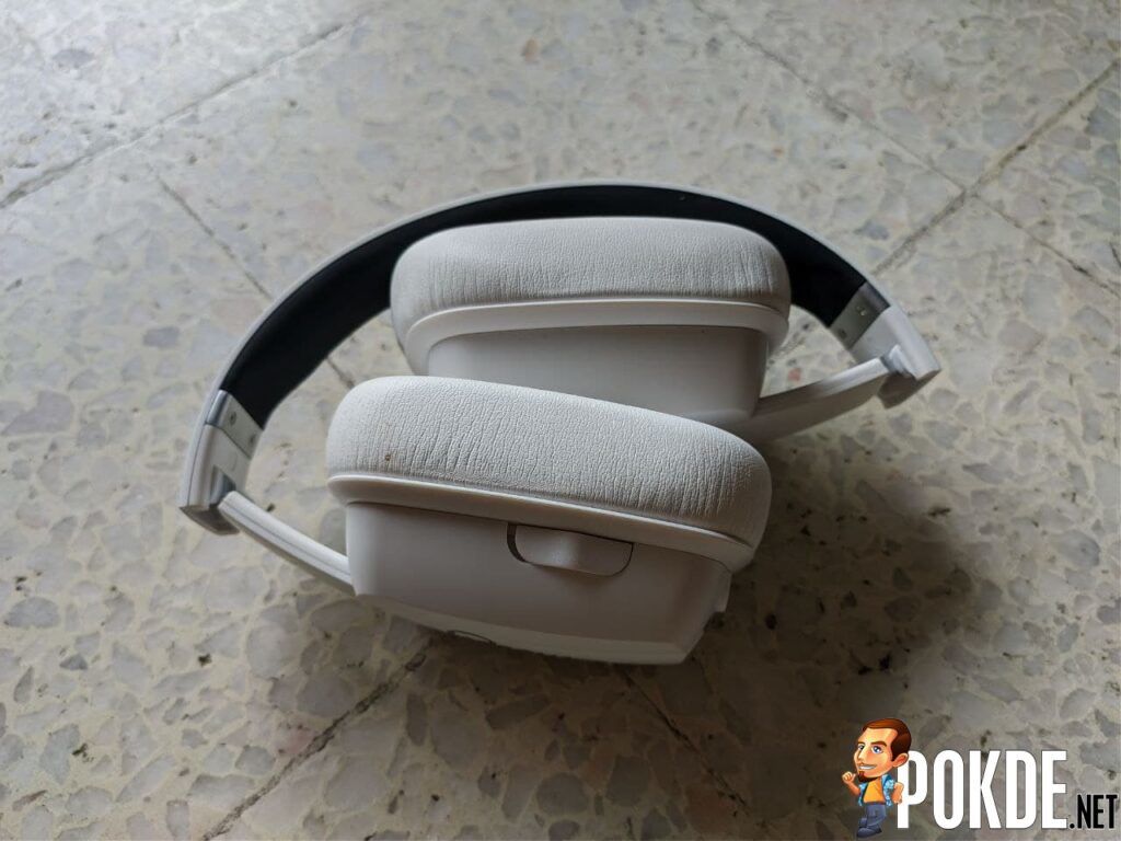 Magus 600B ANC Headphones Folded