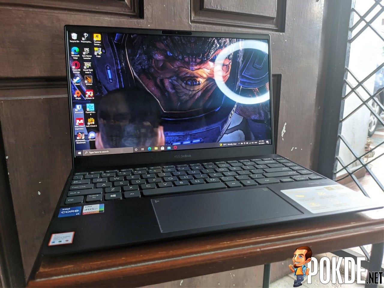 ASUS Zenbook 13 OLED UX325: Vibrance and power in portability