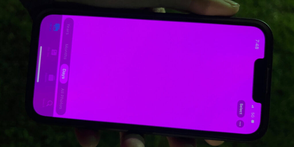 iPhone 13 pink screen issue