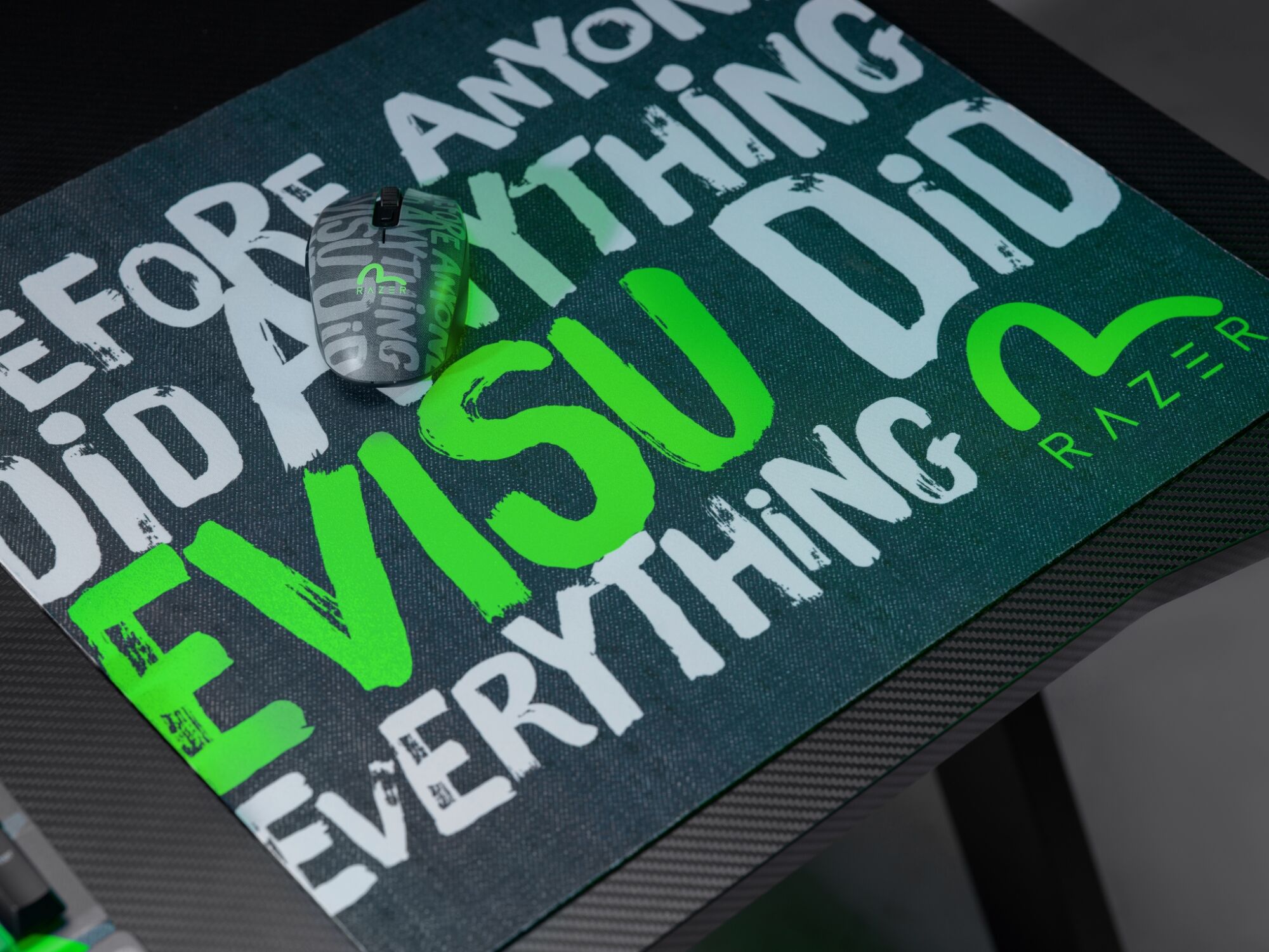 Razer And EVISU Teamed Up With Specially Designed Peripherals And Apparel 31