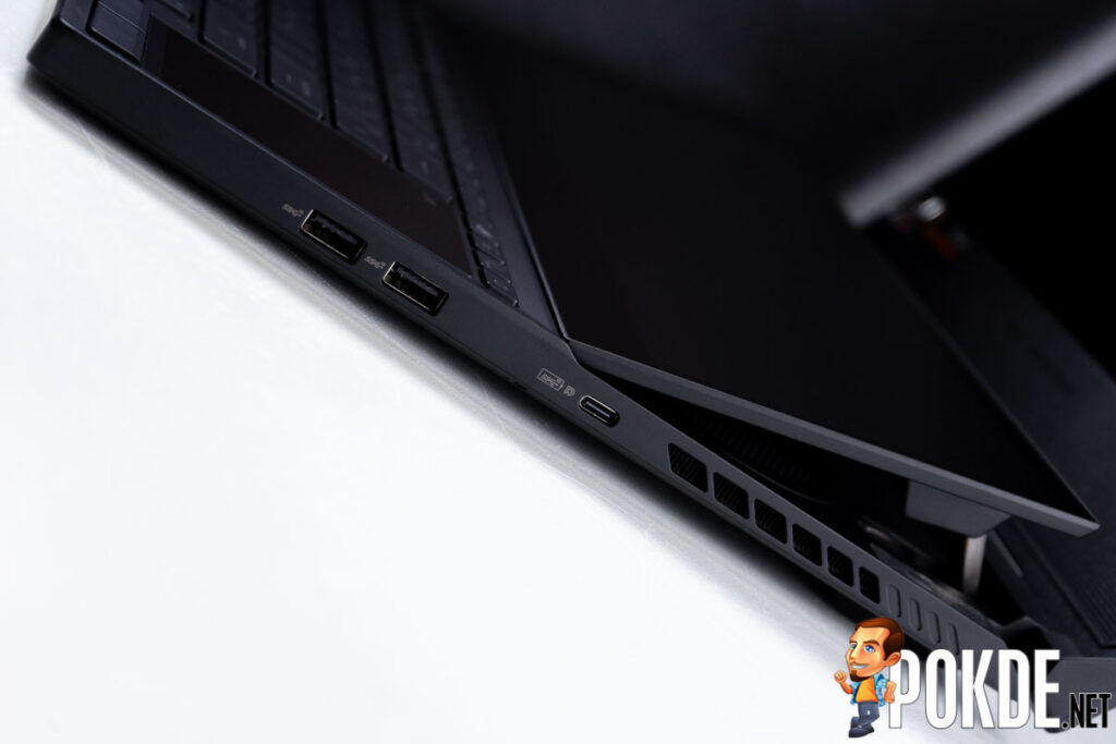 ASUS ROG Zephyrus Duo 15 SE Review-11