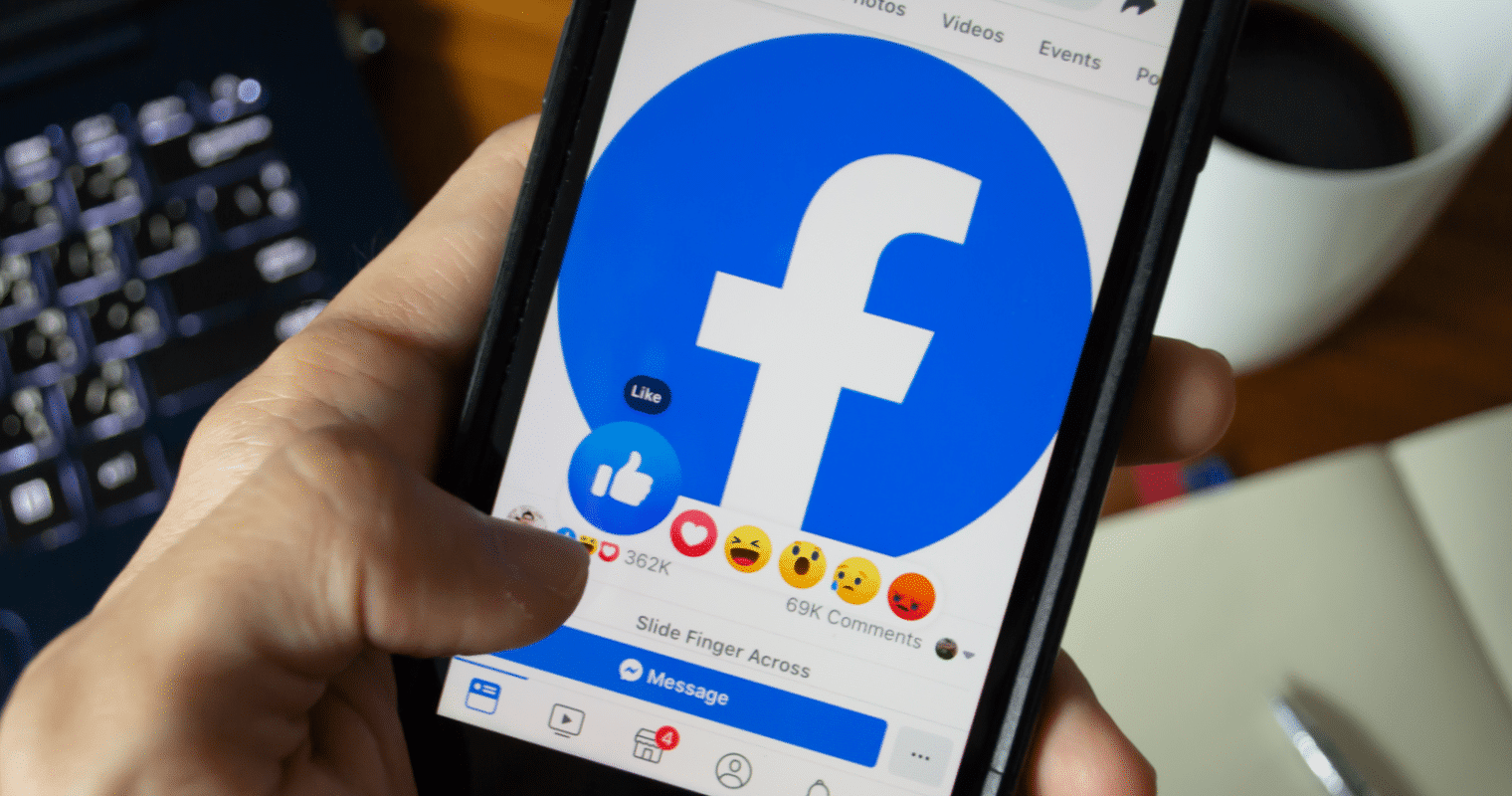 Facebook Researchers Say that App Might Make People Lonelier