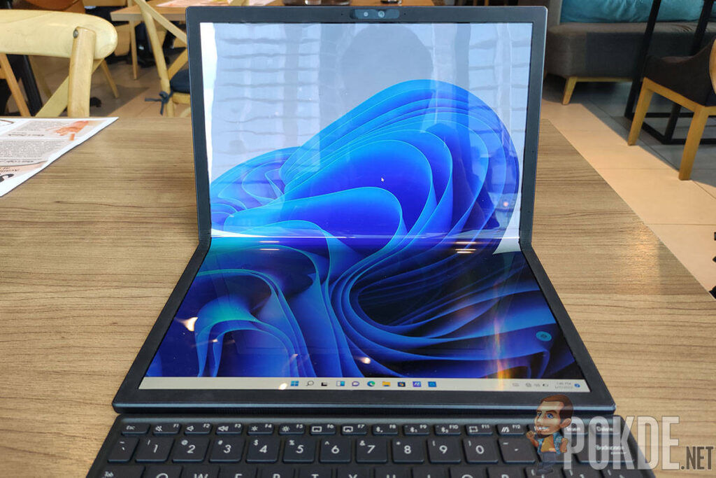 ASUS Zenbook 17 Fold OLED extend Mode