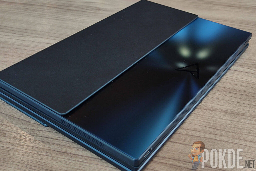 ASUS Zenbook 17 Fold OLED glass