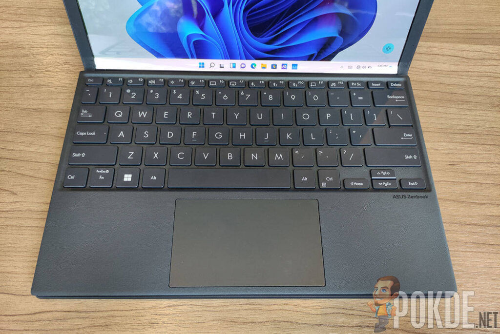 ASUS Zenbook 17 Fold OLED keyboard