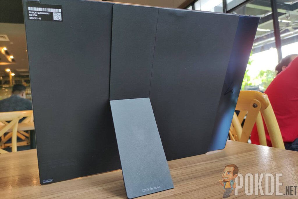ASUS Zenbook 17 Fold OLED kickstand